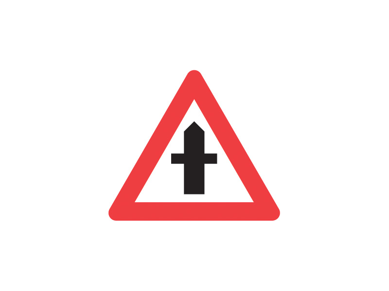 A11 - Farligt vejkryds, hvor den krydsende trafik har ubetinget vigepligt