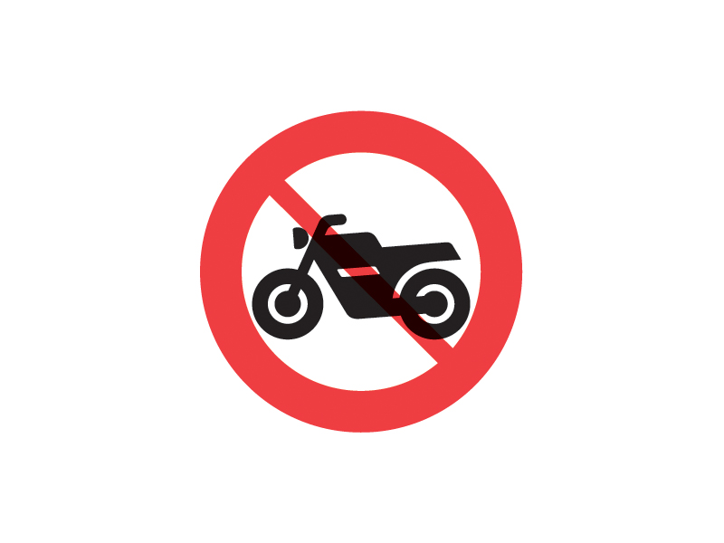 C22_2 - Motorcykel og stor knallert forbudt. Det kan angives på undertavle, at kørsel med lille knallert også er forbudt.